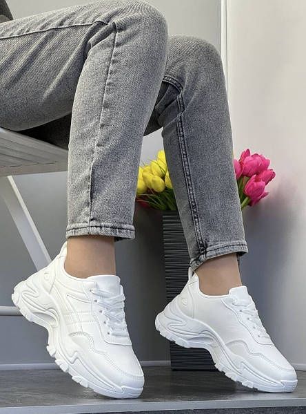 Женские качественные белые кроссовки!