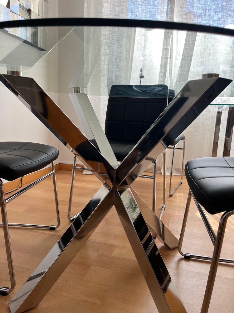 Conjunto Mesa e 4 cadeiras