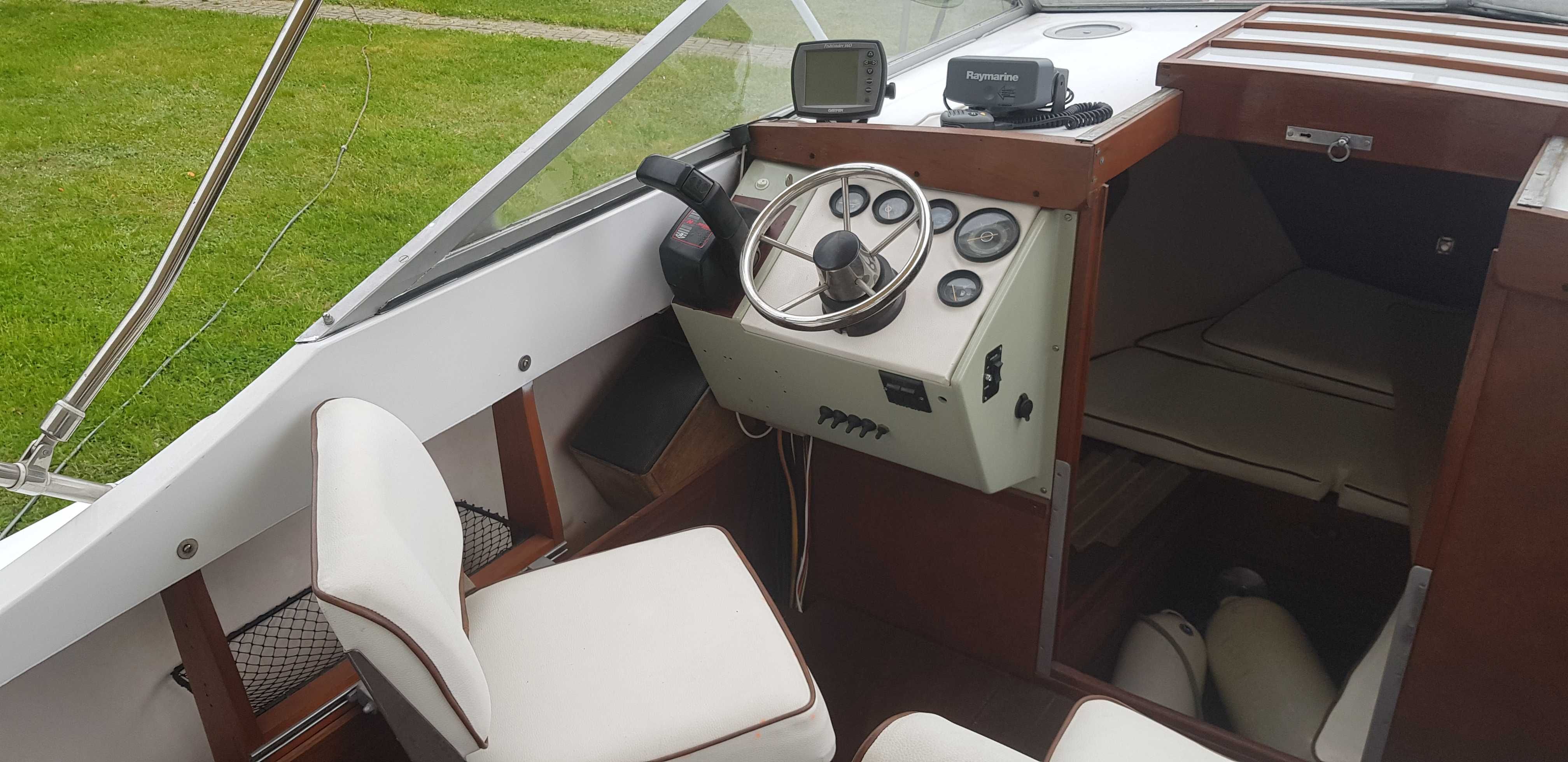 Jacht motorowy Coronet 21 DC mercruiser 5,7 300 KM