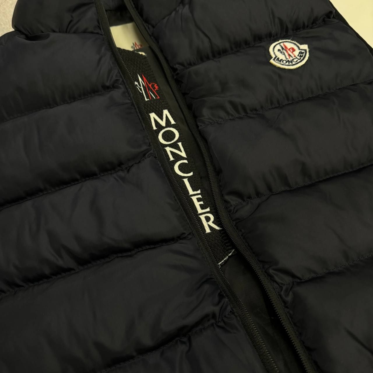 MONCLER 2024 PREMIUM Мужская весенняя жилетка безрукавка синяя черная