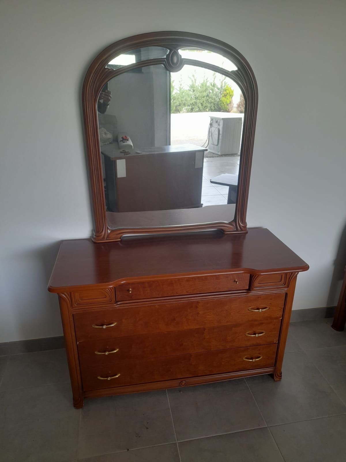 Cama c/ 2 Cabeceiras e Cómoda