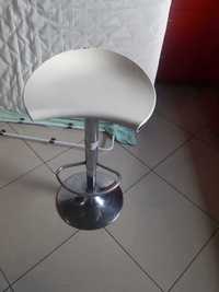 Krzesło-Hoker biały  srebrne noga metalowa regulacja wysokości