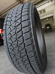 1шт. R17 215 60 шина зимова Bridgestone Blizzak DM-V2 made Japan