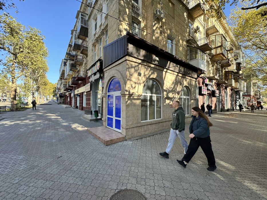 Соборна/Спаська 250 кв.м. прохідняк ціна 40000 грн/міс