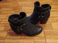 Botas/Botins pretas