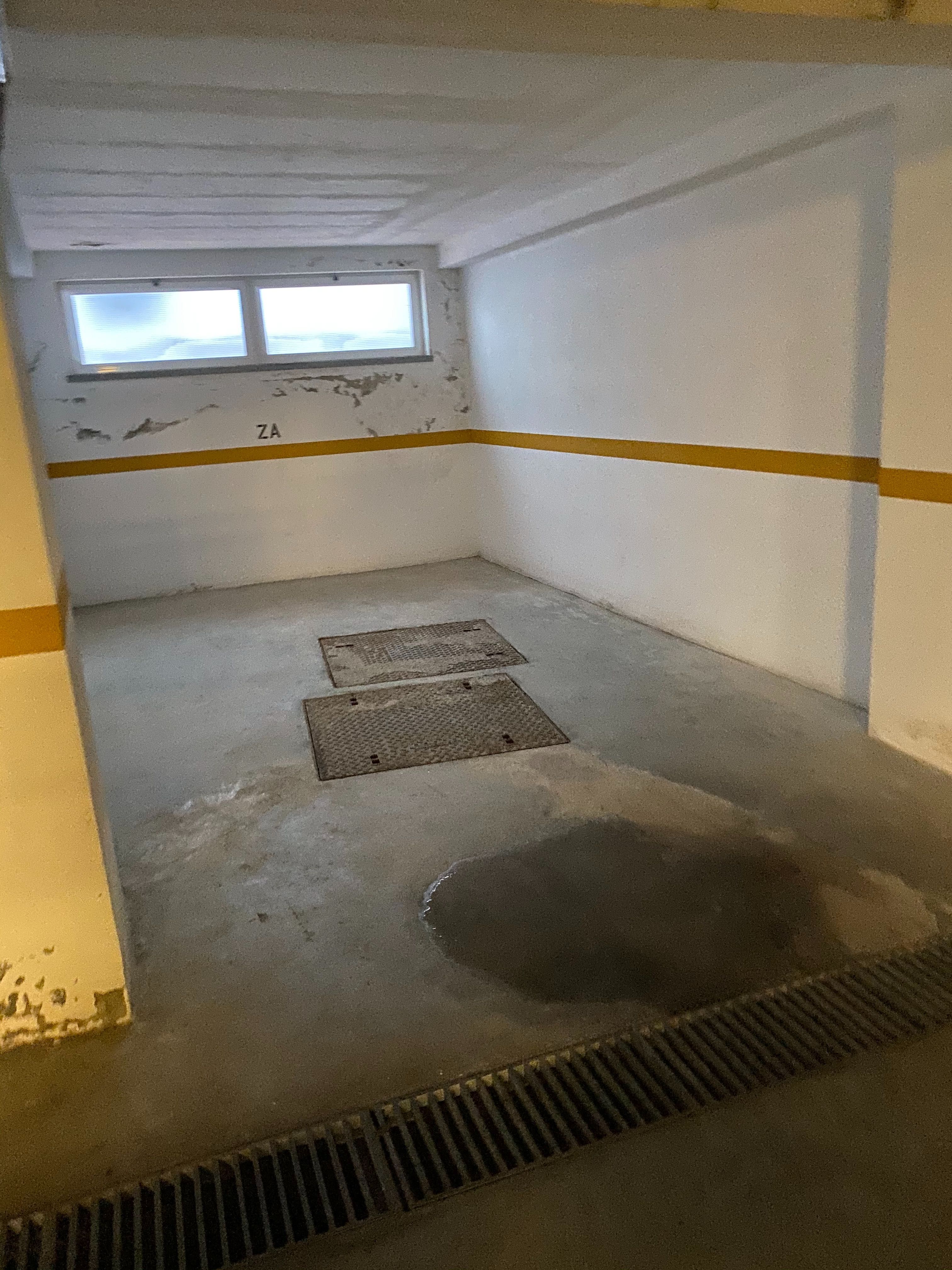 Vendo Lugar de garagem  Rua Serpa pinto/Travessa da Milheira