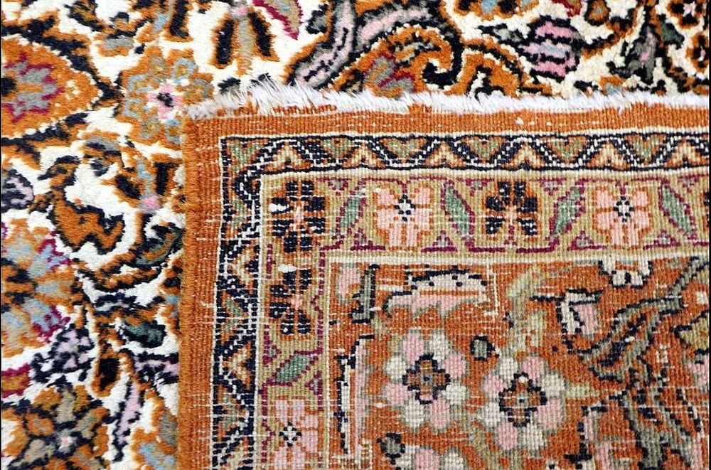 Valioso e raro Tapete original Persa GHOUM de Seda com 148cm x 96cm