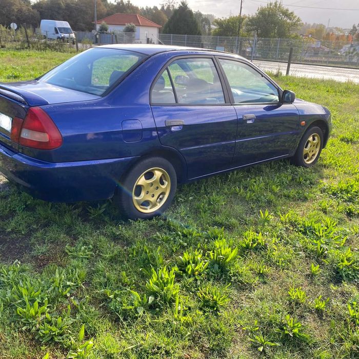 Mitsubishi Lancer 1.3 GLX 1996 com 148740