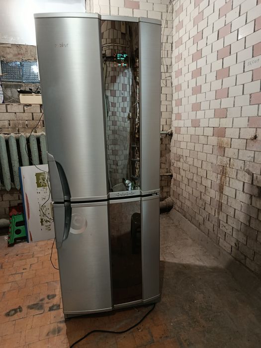 Продам трехкамерный холодильник Haier