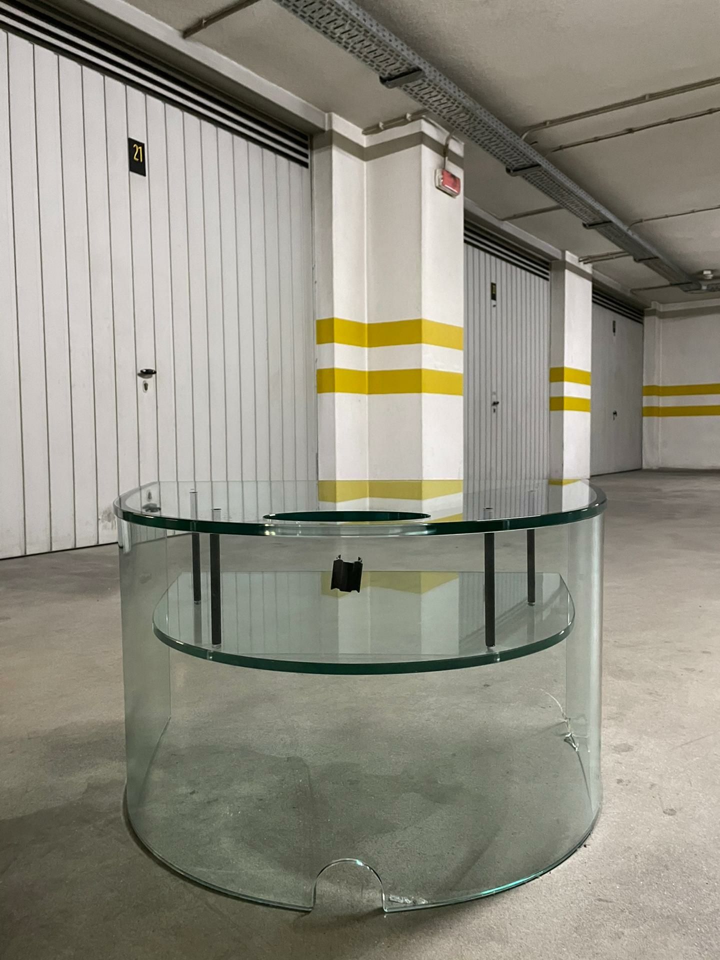 Mesa em vidro para televisão e boxes