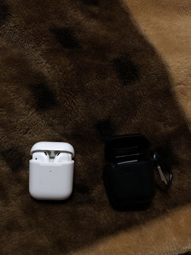 Наушники Airpods 2 + чехол с карабином в подарок!.