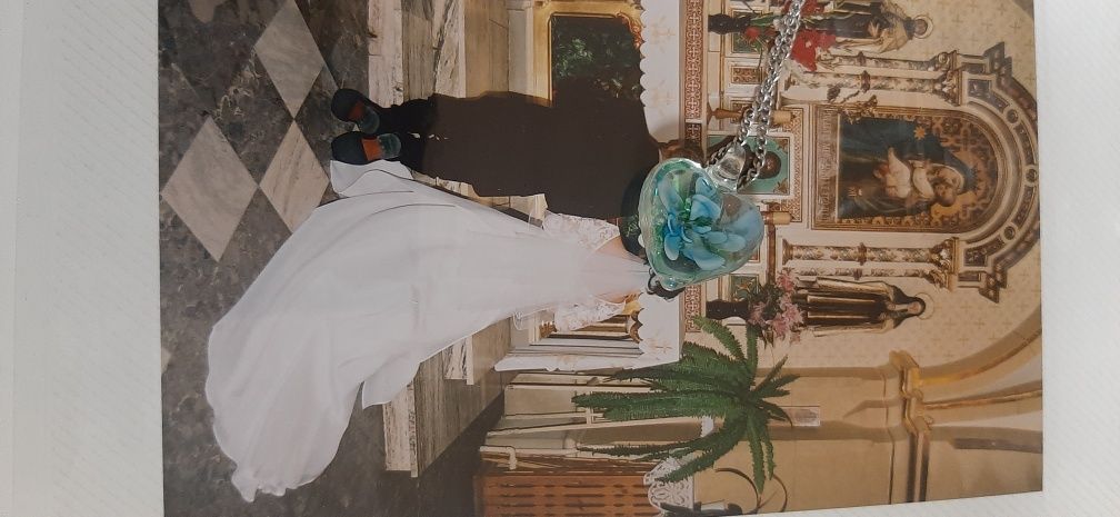 Suknia ślubna 40-42 z koronką w róże  z salonu firmy CYMBELINE