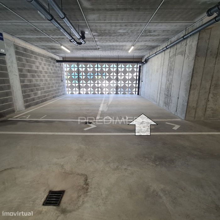 Lugar de Garagem junto à Praia Canidelo