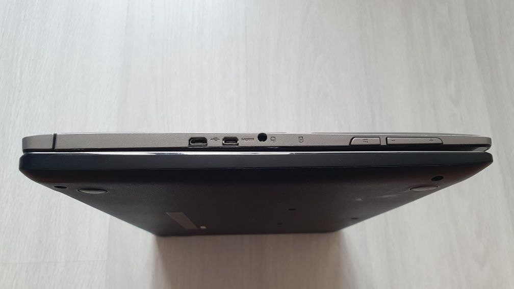Laptop/Tablet 2w1 Essentiel B PC TAB 1205-1 - Windows 10