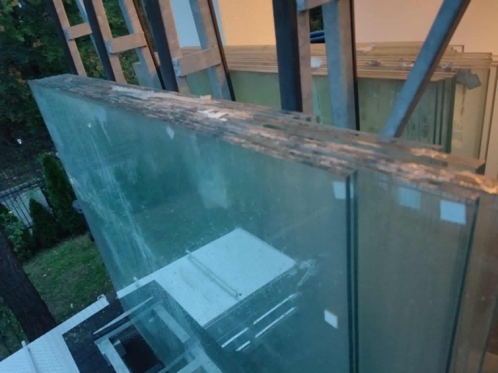 Balustrady szklane podwójnie klejone hartowane