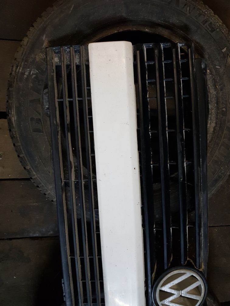 Grill VW transporter T4 1.9d 1993