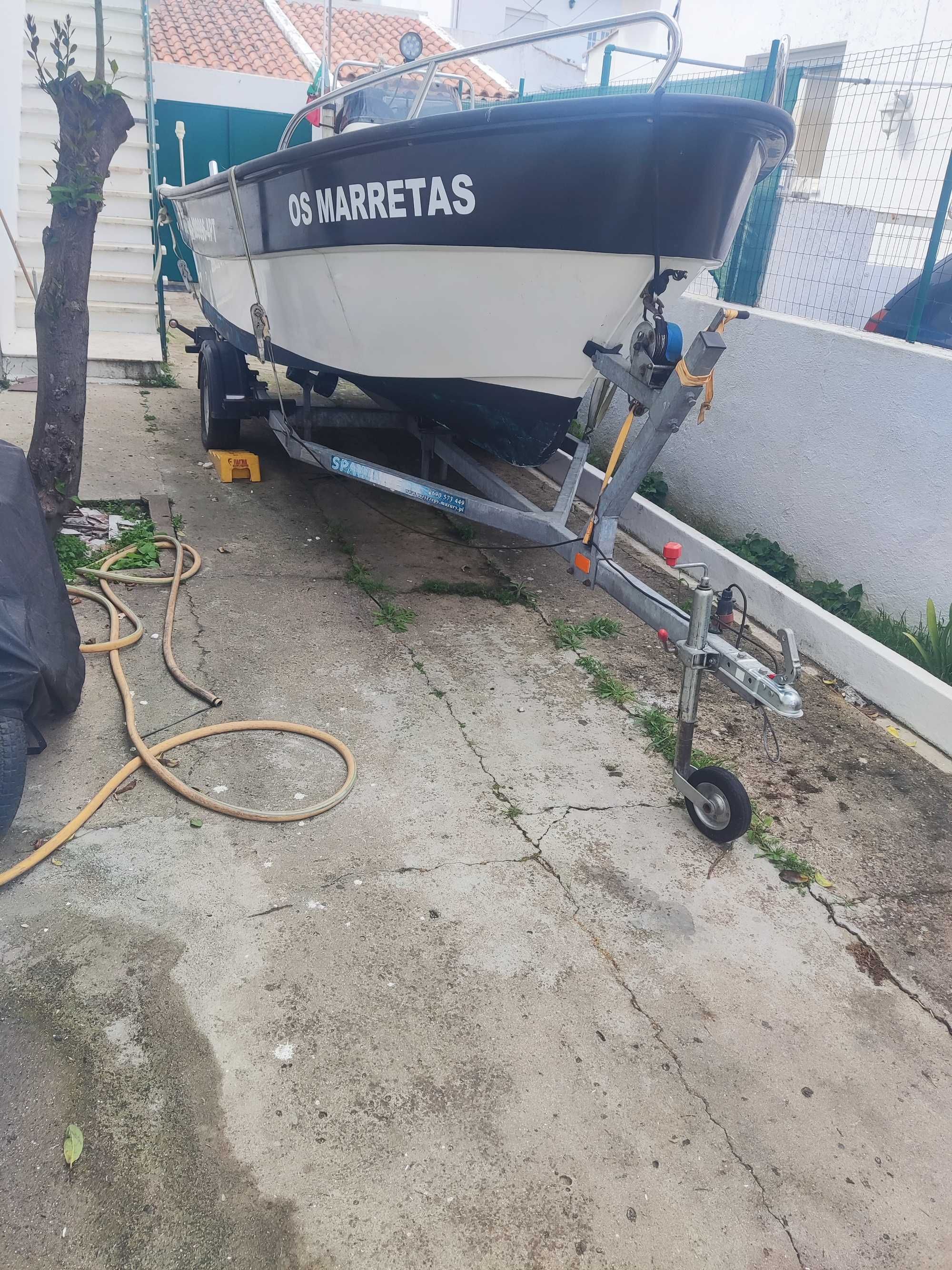 Barco semi-novo 5m com motor Suzuki – Pronto para navegar!