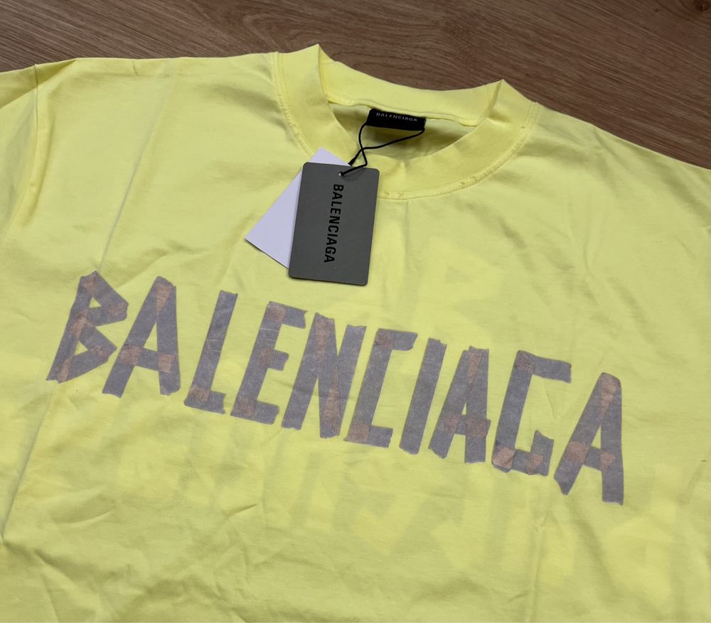 Футболка жіноча унісекс balenciaga