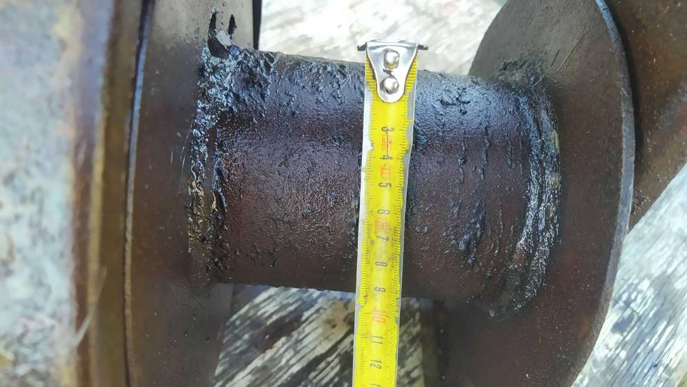 Лебёдки  и блочки с крючками к ним