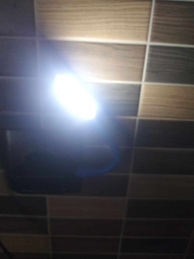 Світлодіодний світильник/ LED ліхтарик