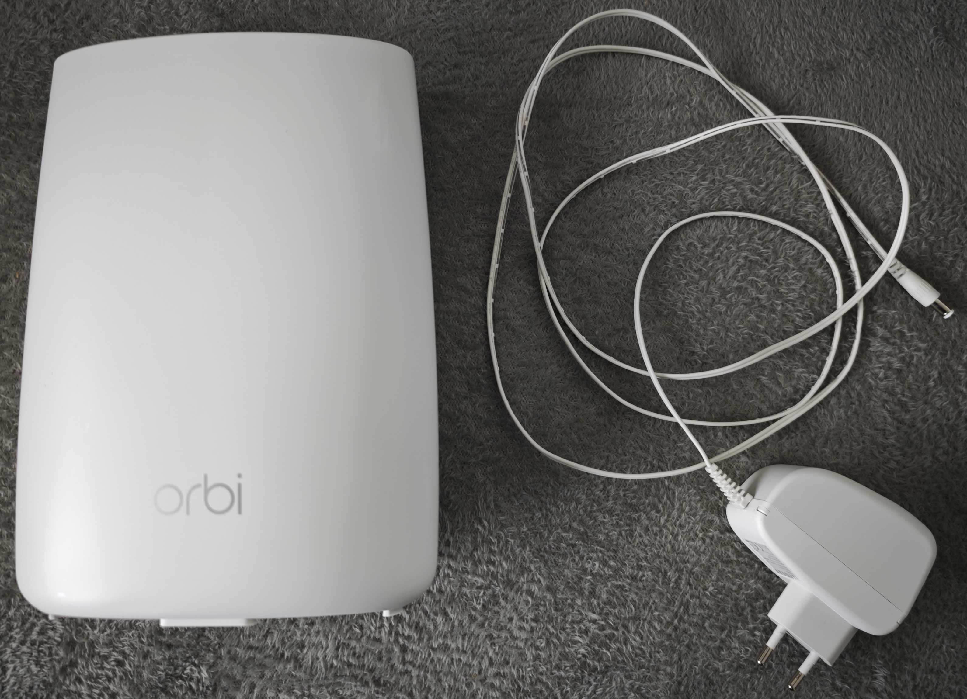 Zestaw MESH WiFi Netgear 4k LTE+ / router LBR20 + satelita RBS50