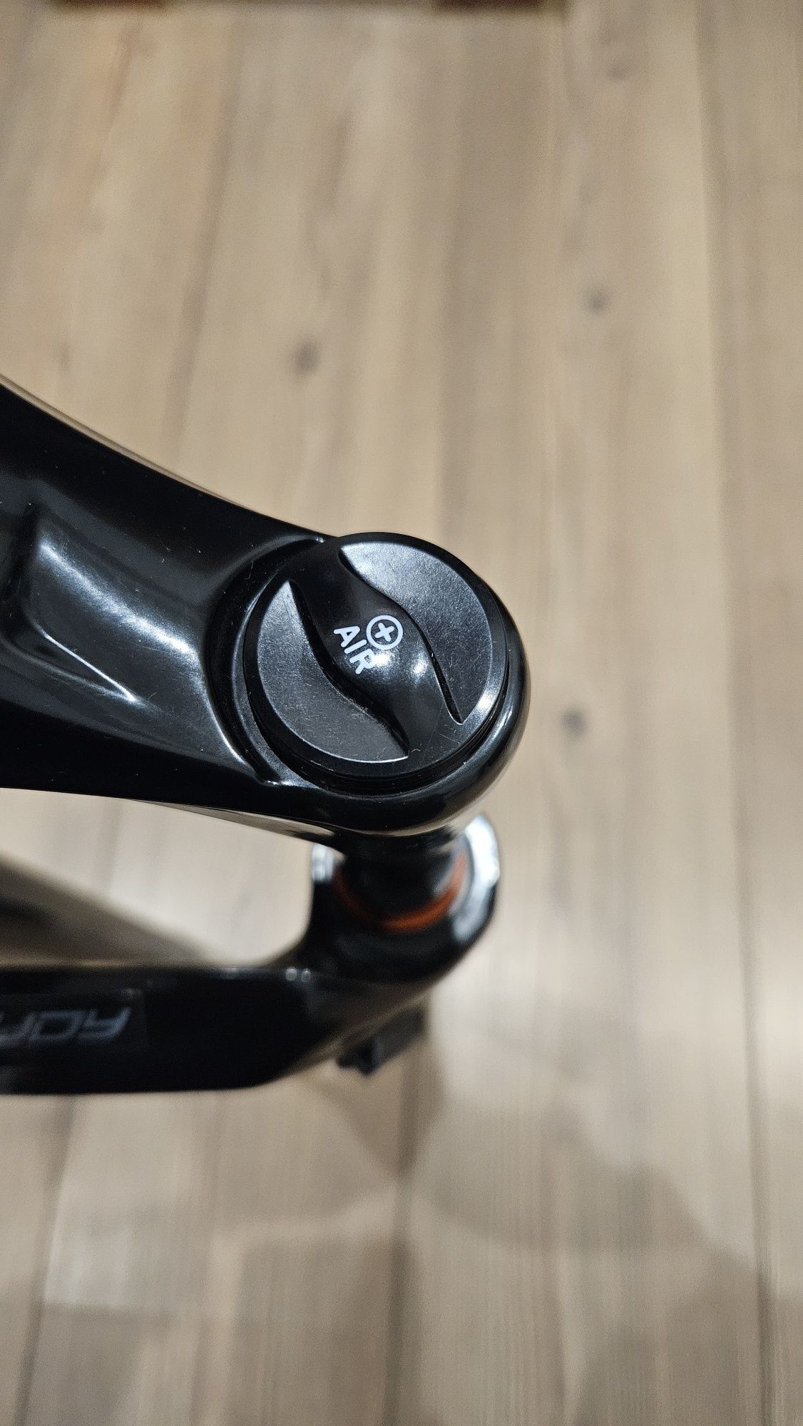 Amortyzator powietrzny Rock Shox Judy