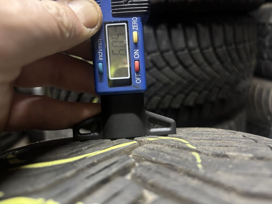 Шини зимові R17 225/45 Michelin Crossclimate 2шт.(ціна за скат)2021рік