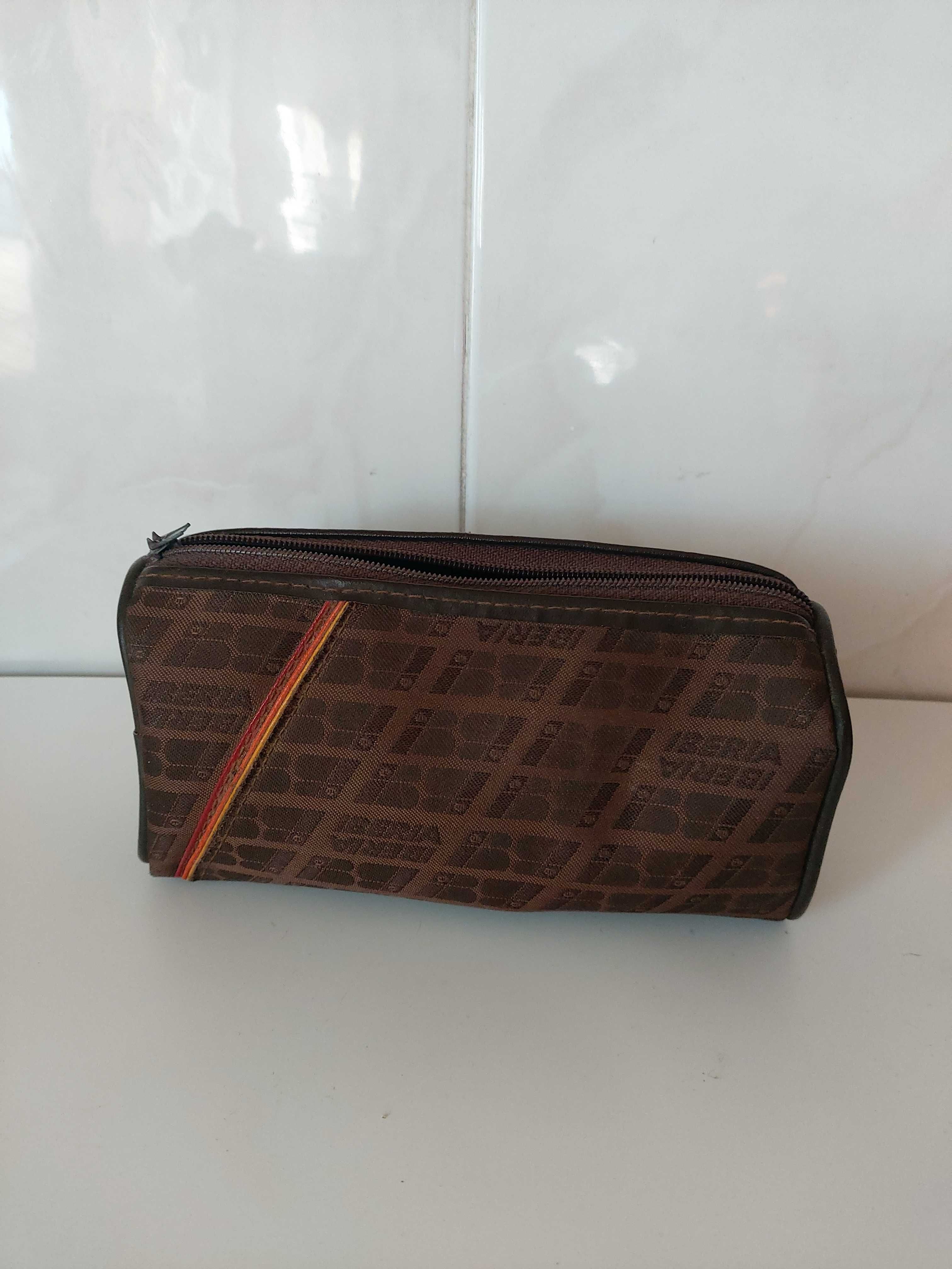 Bolsa com fecho castanha