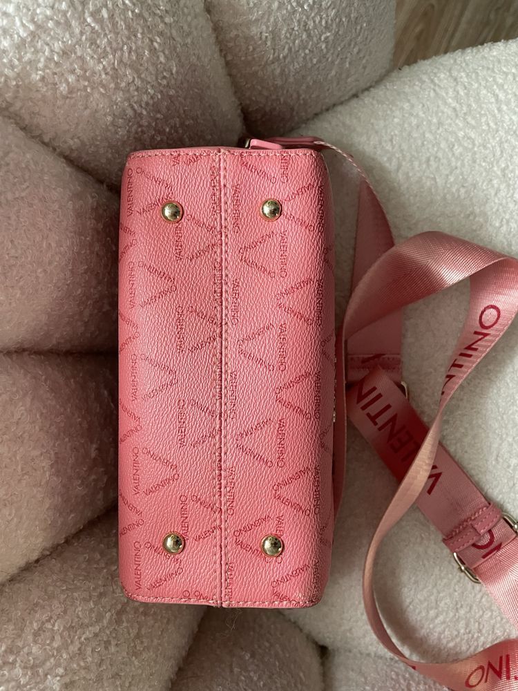 Mario Valentino Bags Pattie Pink różowa torebka kuferek sztuczna skóra