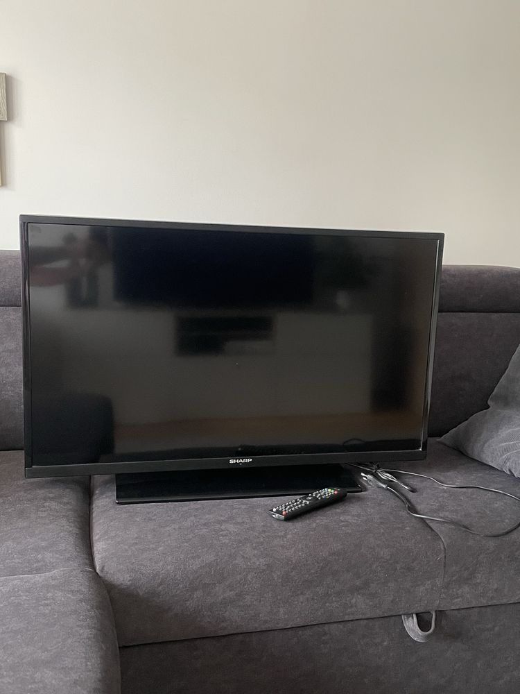 Telewizor SHARP model LC-39LD145V 39cali