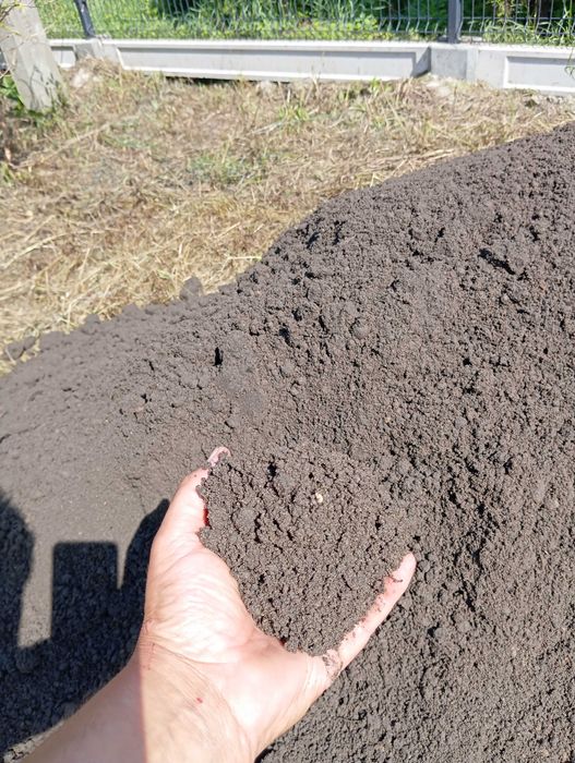 Czarnoziem ziemia piasek żwir kruszywa