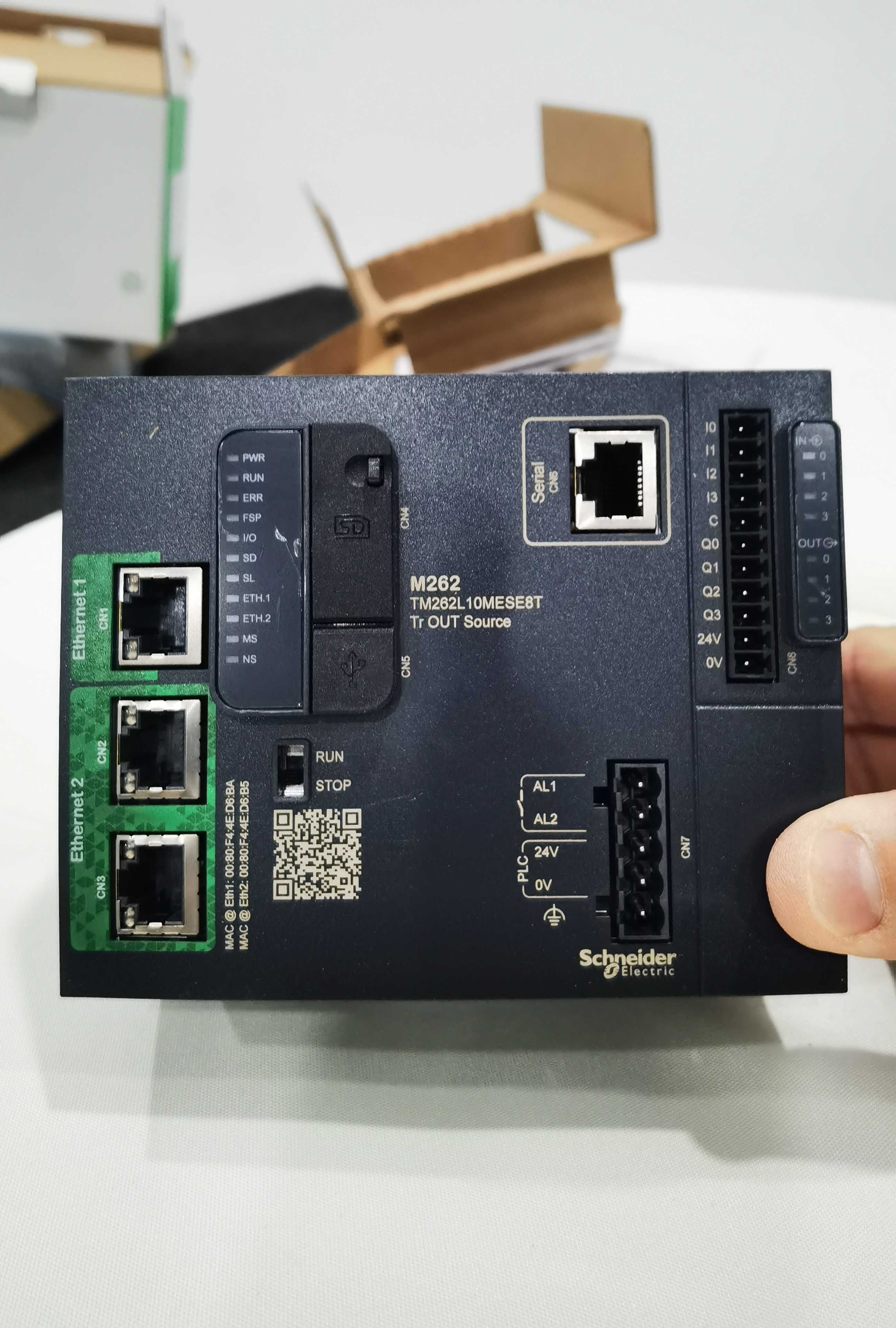 PLC Schneider M262 - COM LICENCA EcoStruxure Machine Expert incluída!