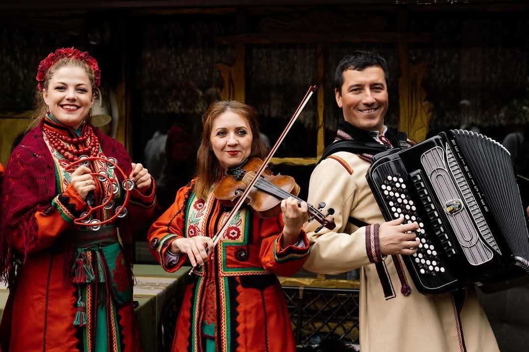 Музиканти на весілля. Жива музика. Експрес привітання.