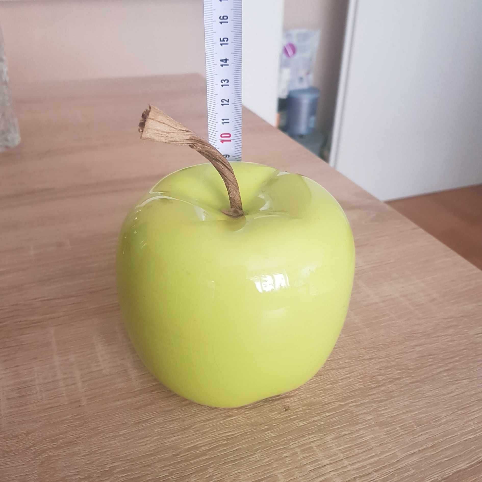 Wazon z zielonego szkła plus dekoracja