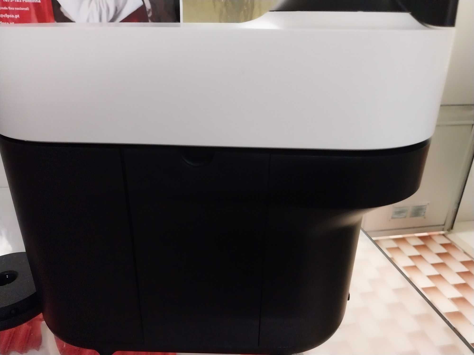 Máquina nespresso Vertuo.
