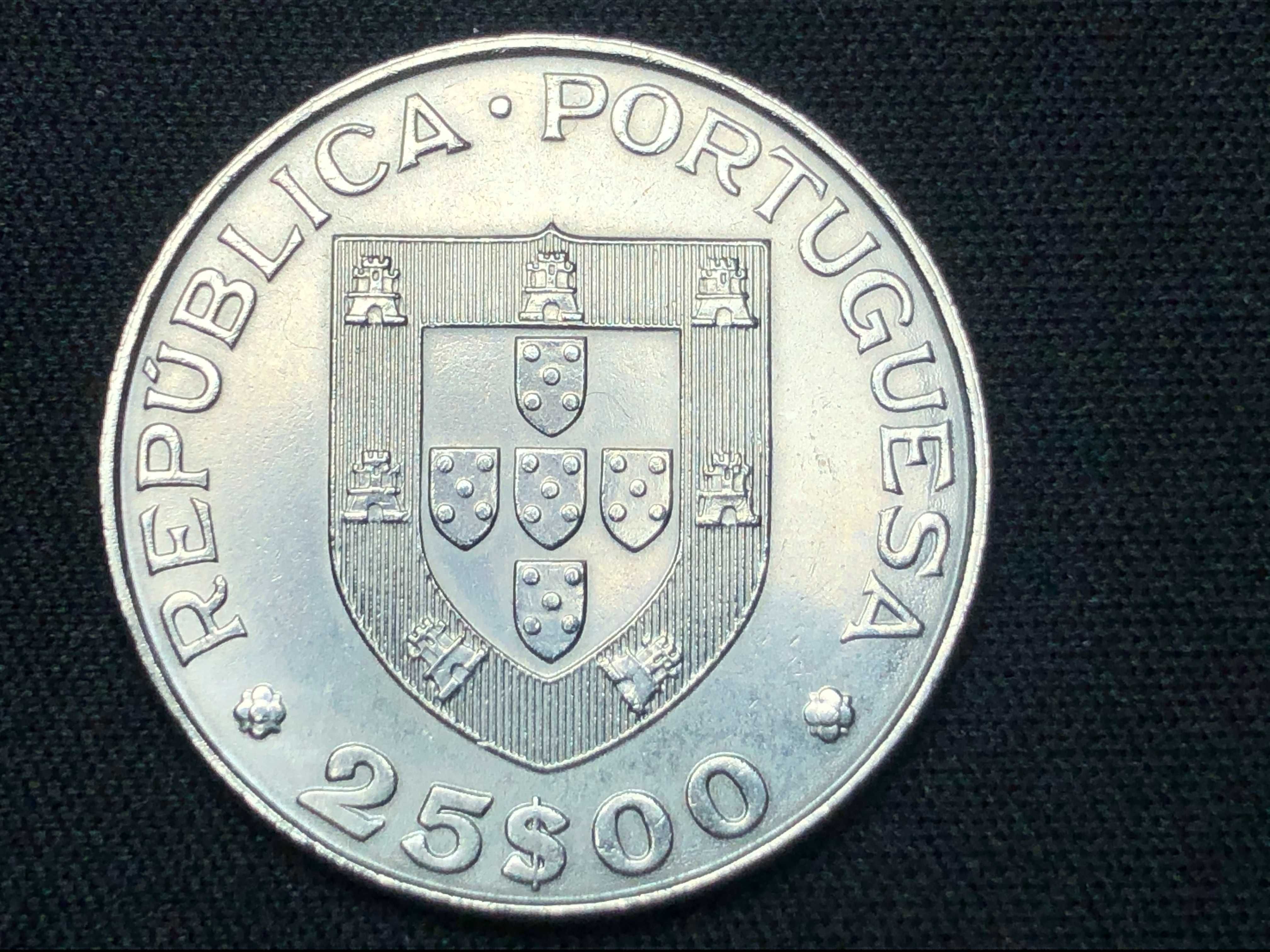 25 Escudos 1982 Cuproniquel Mundial Hóquei