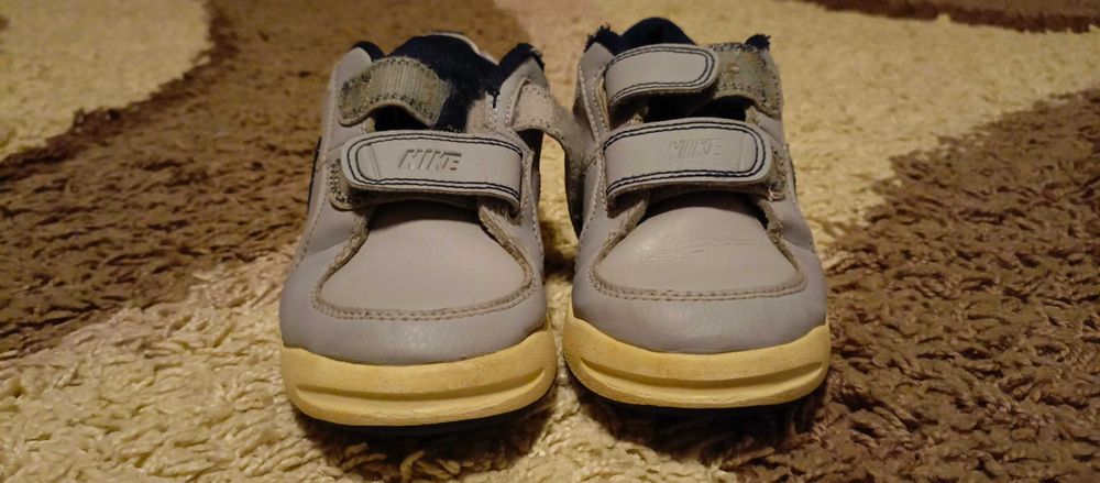 Buty NIKE dla chłopca, rozmiar 30