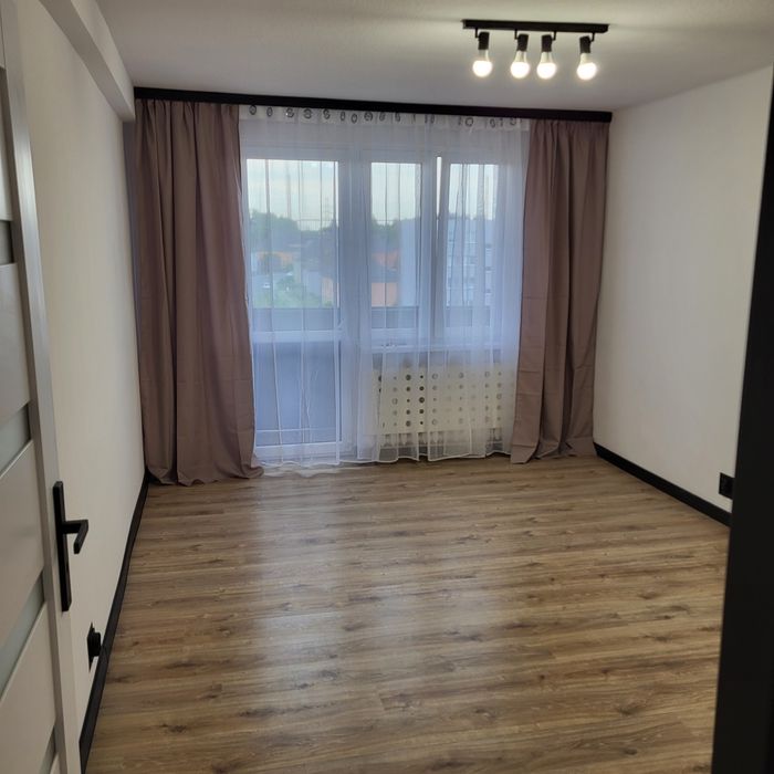 Sprzedam mieszkanie dwupokojowe z klimatyzacją po generalnym remoncie.