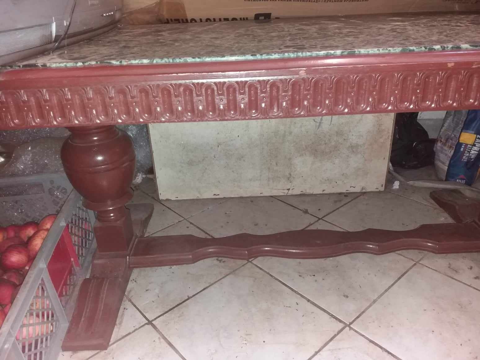 Stół duży  z marmuru