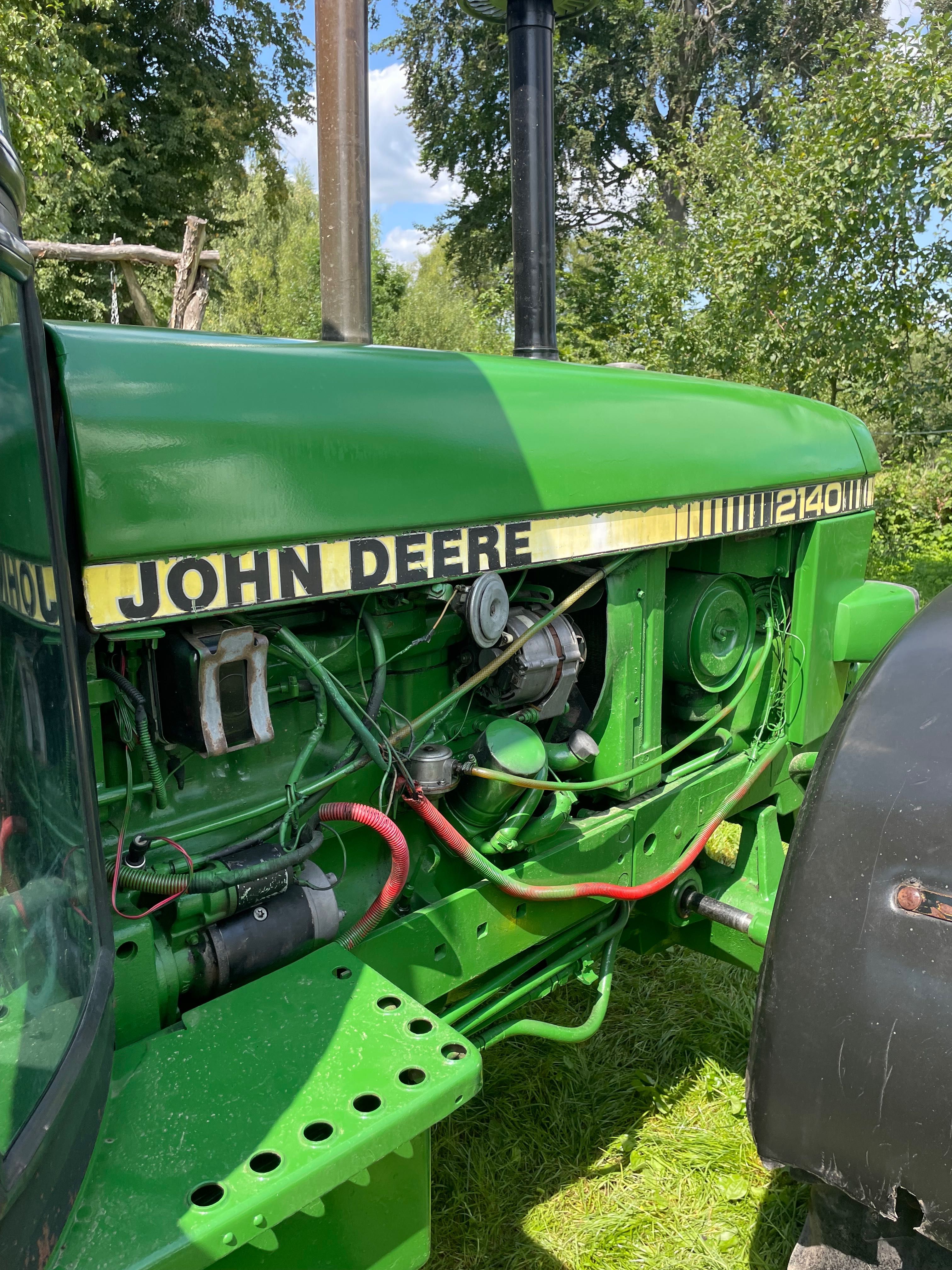 Трактор John Deere 2140