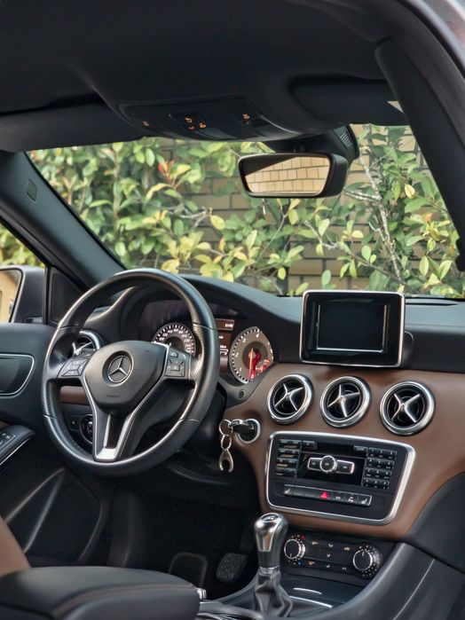 Mercedes-Benz A 200 CDI *configuração unica*