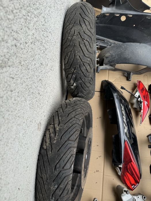 Yamaha xmax 125 koło lampa łącznik tłumik lusterko owiewka tarcz