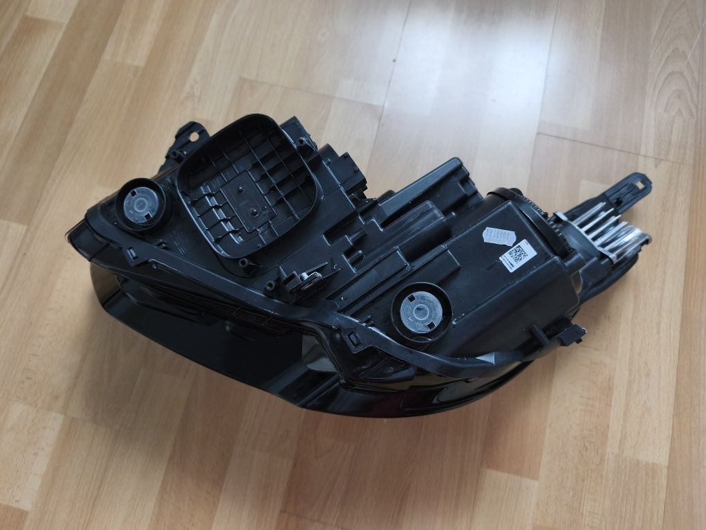 Opel Crossland X lampa reflektor przedni prawy LED