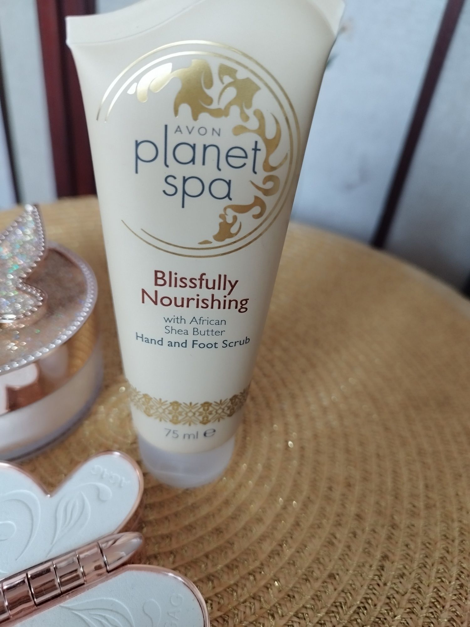 Avon scrub do rąk