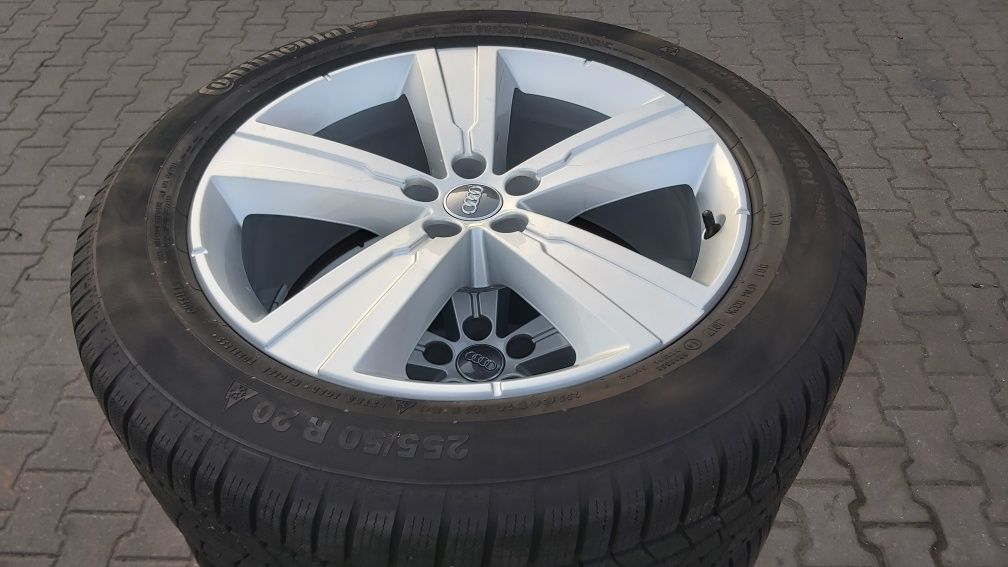 AUDI Q7 4M FELGI KOLA 255/50R20 Continental zima