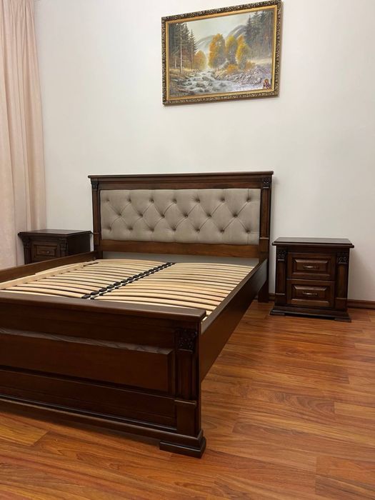 Ліжко з дерева ясен