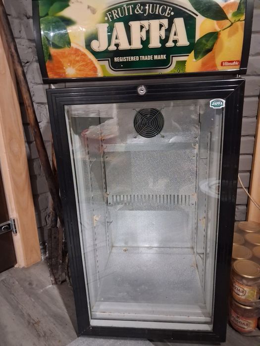 Холодильник для напоїв