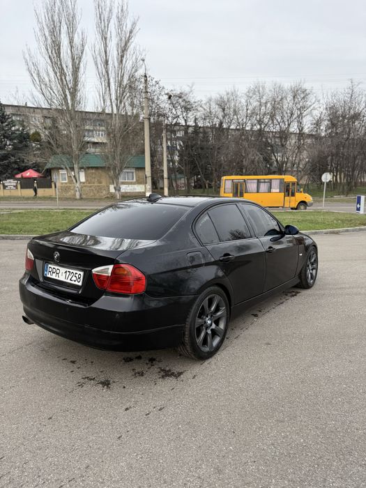 Продам BMW E90 2.5 бензин