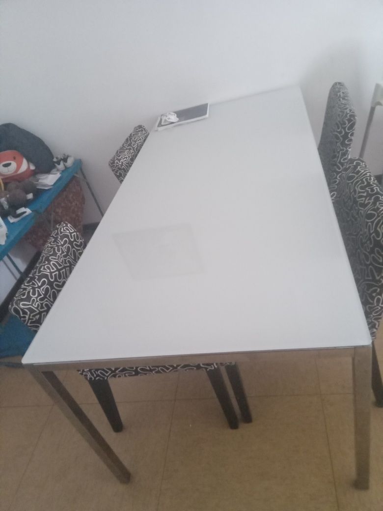 Mesa de sala xom 4 cadeiras