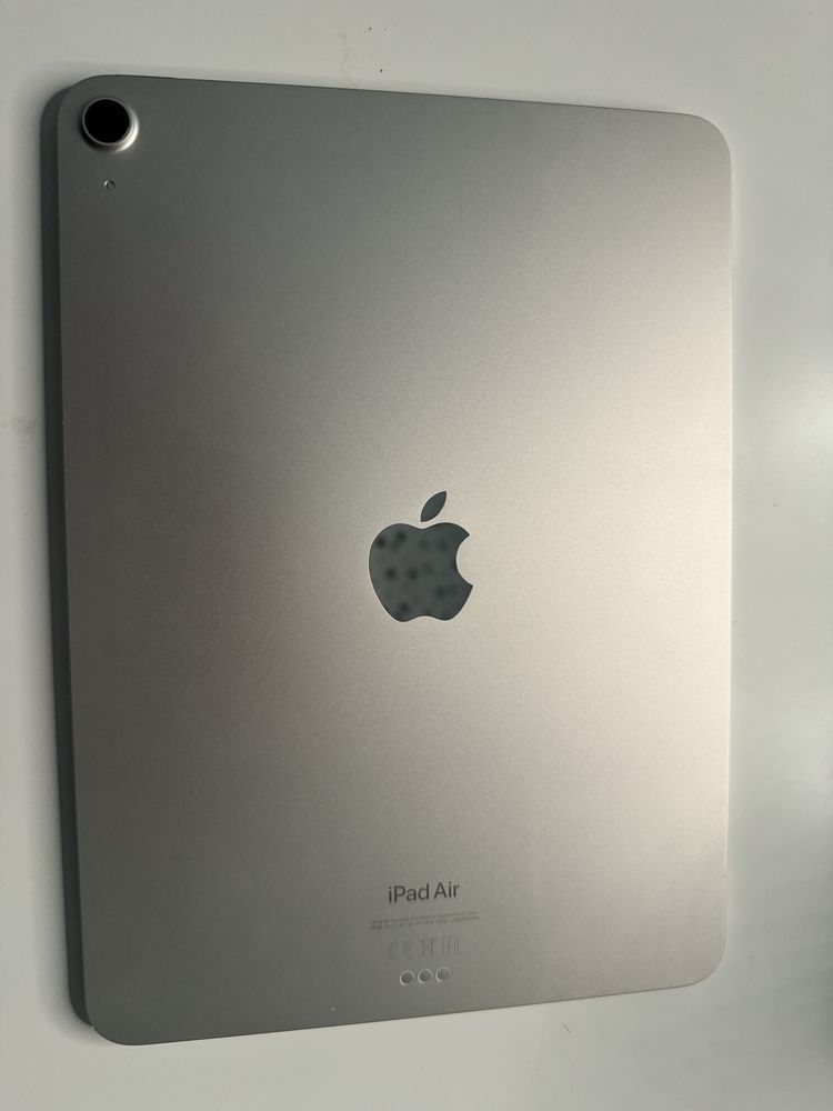 Apple - iPad Air (5gen) WiFi 64GB (Luz das Estrelas)